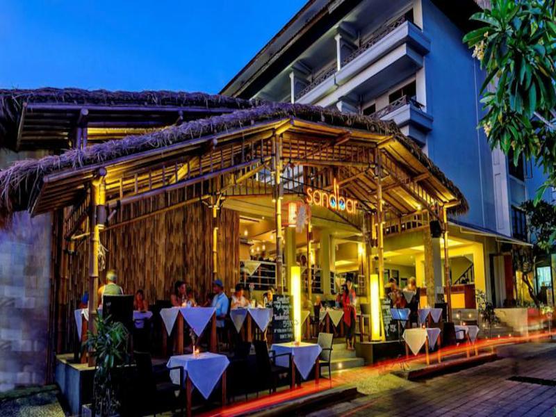Kuta One Party Hotel Exteriör bild