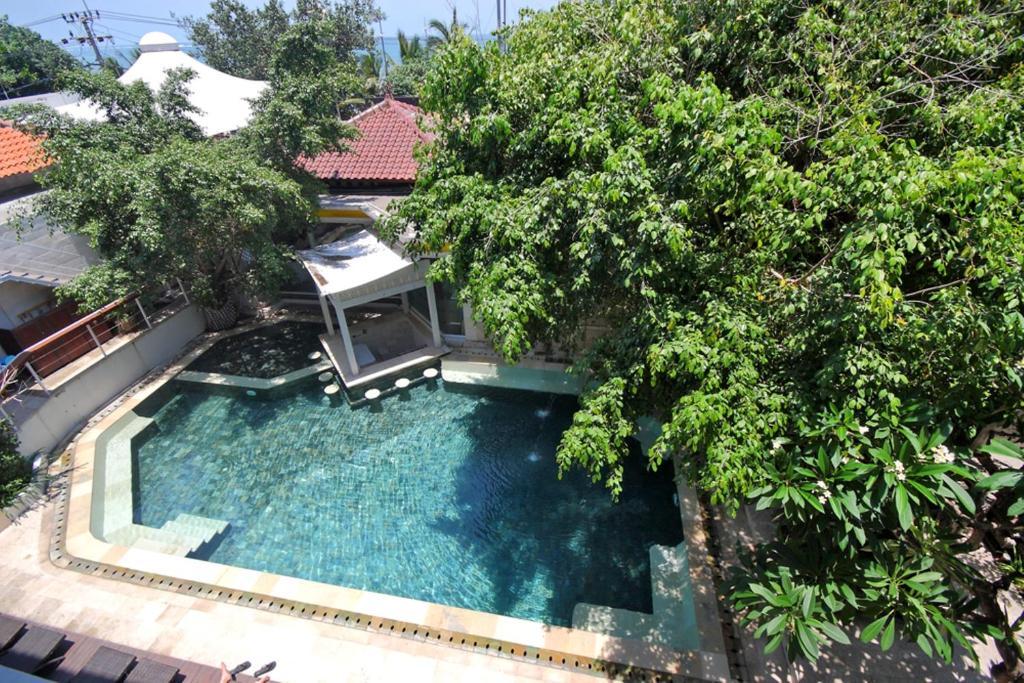 Kuta One Party Hotel Exteriör bild